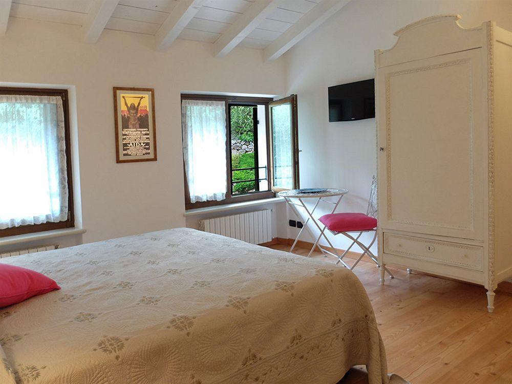 Garda & Golf Bed & Breakfast Caprino Veronese Exterior photo